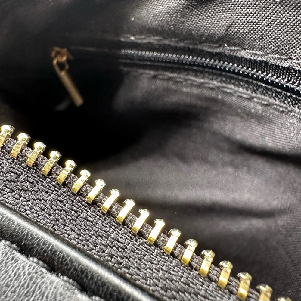 Black Dog-Shaped Crossbody Bag - Picture 10 of 12